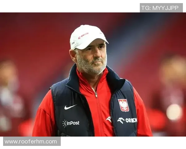 莱万回归对手阵营引发拜仁球迷愤怒指责其忘恩负义